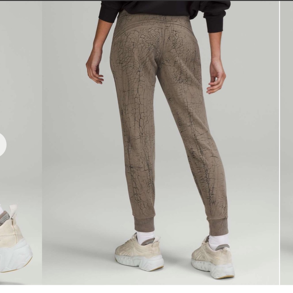 Lululemon Warm Down Jogger *7/8 Length
Thread Dye Rover Black 4